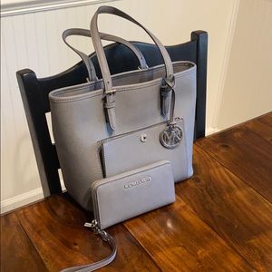 MK purse and wallet in good condition.